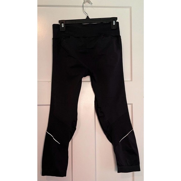 Under Armour Womens Leggings Pants Black Mid Rise Yoga Waistband‎ Workout Logo M - Picture 2 of 8